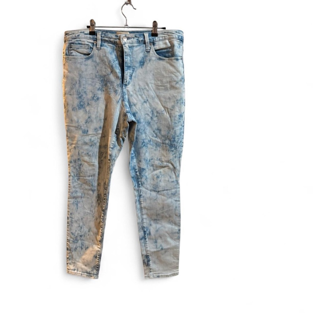 Universal Thread Blue Wash, High Rise Skinny Jeans, Size 16/33R
